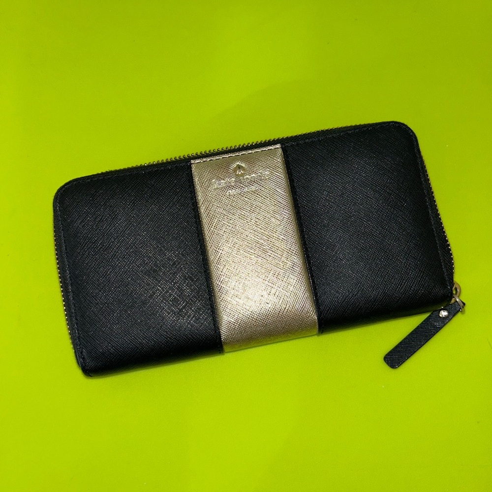 Kate Spade Cedar Street Racing Wallet